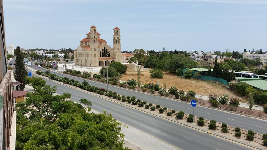 Adonis Apartment Paphos Ngoại thất bức ảnh