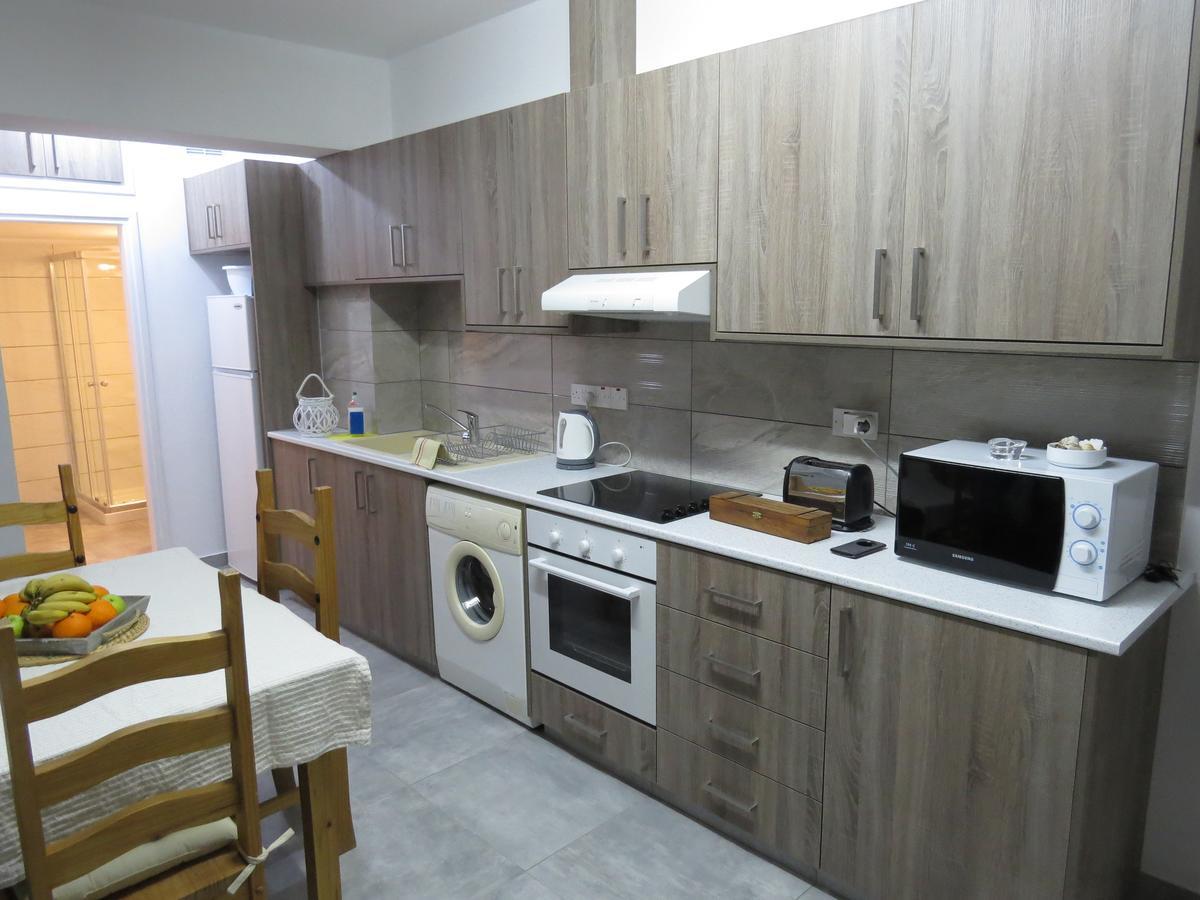 Adonis Apartment Paphos Ngoại thất bức ảnh